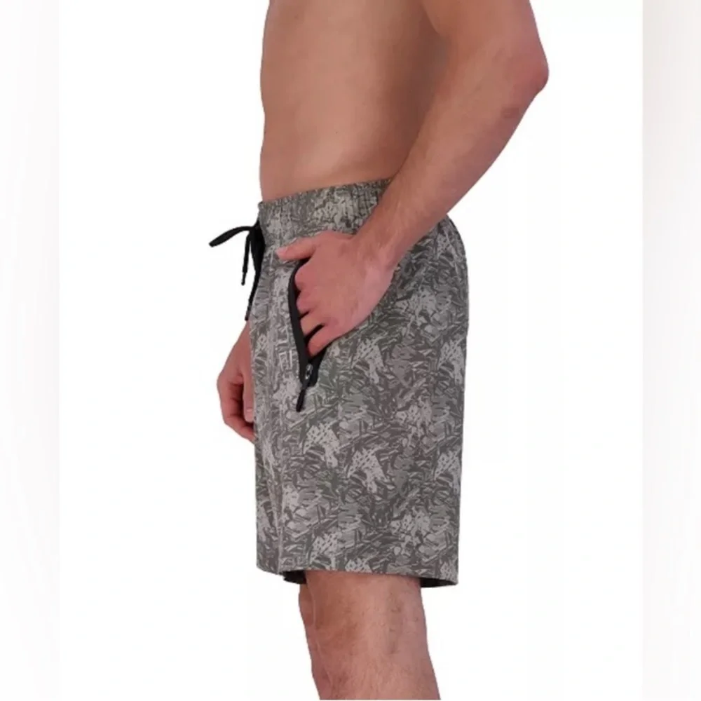 Men's Spyder Swim Trunks, 7” inseam, Size XL extra large, gray pattern swimsuit